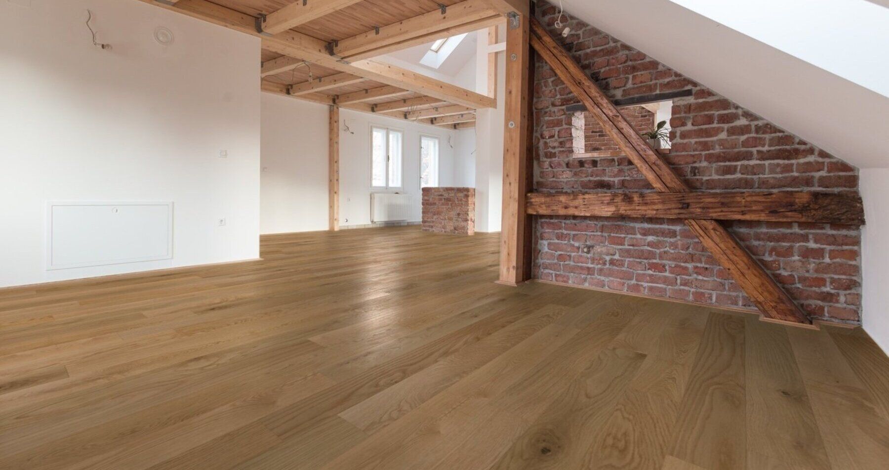 Brown laminate flooring 